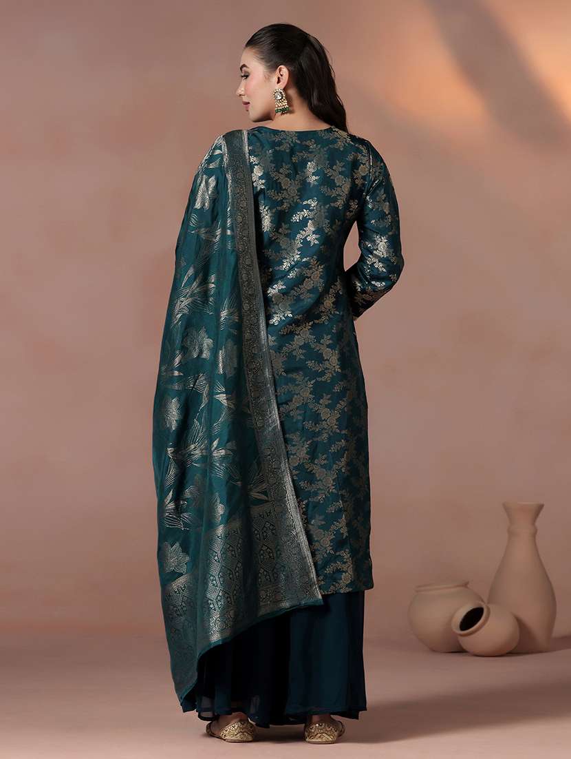 women blue suit set - 22324115 -  Standard Image - 4