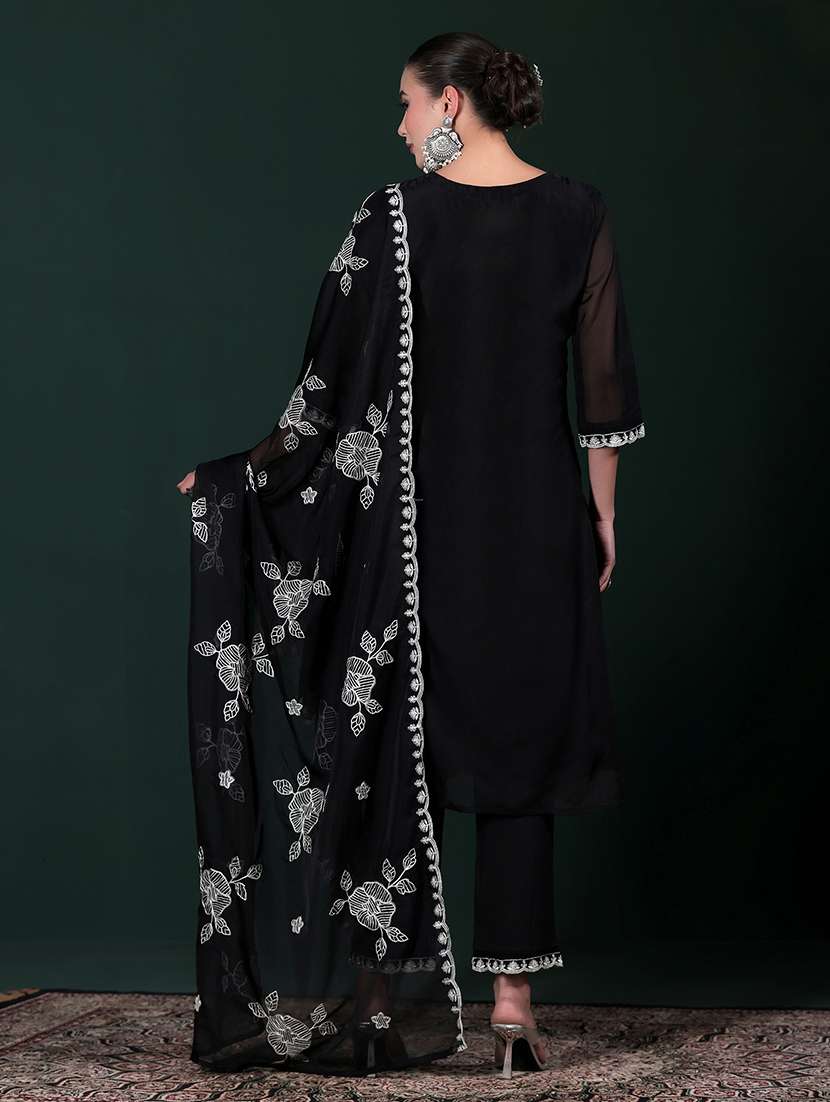 women black suit set - 22324125 -  Standard Image - 4