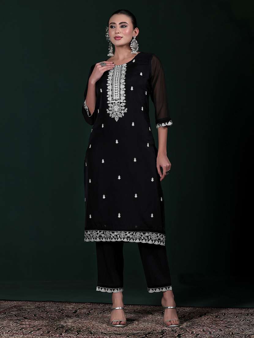 women black suit set - 22324125 -  Standard Image - 6