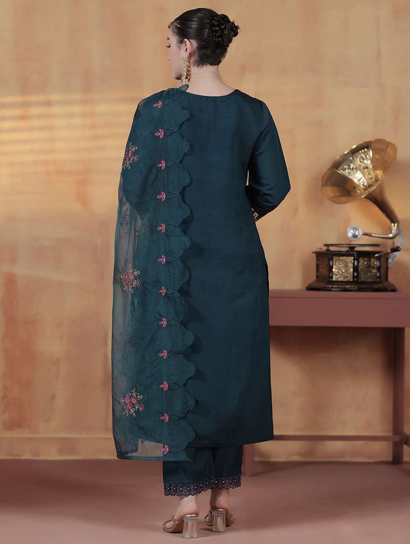 women solid with work three quarter sleeve kurta pant with dupatta set - 22324176 -  Standard Image - 4