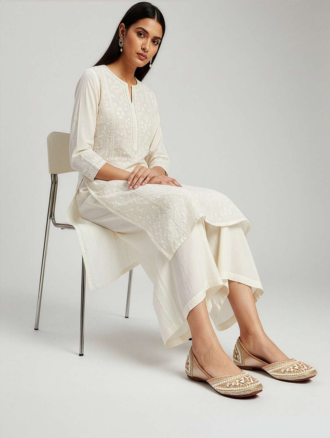 women embroidered slip on mojari - 22324426 -  Standard Image - 4