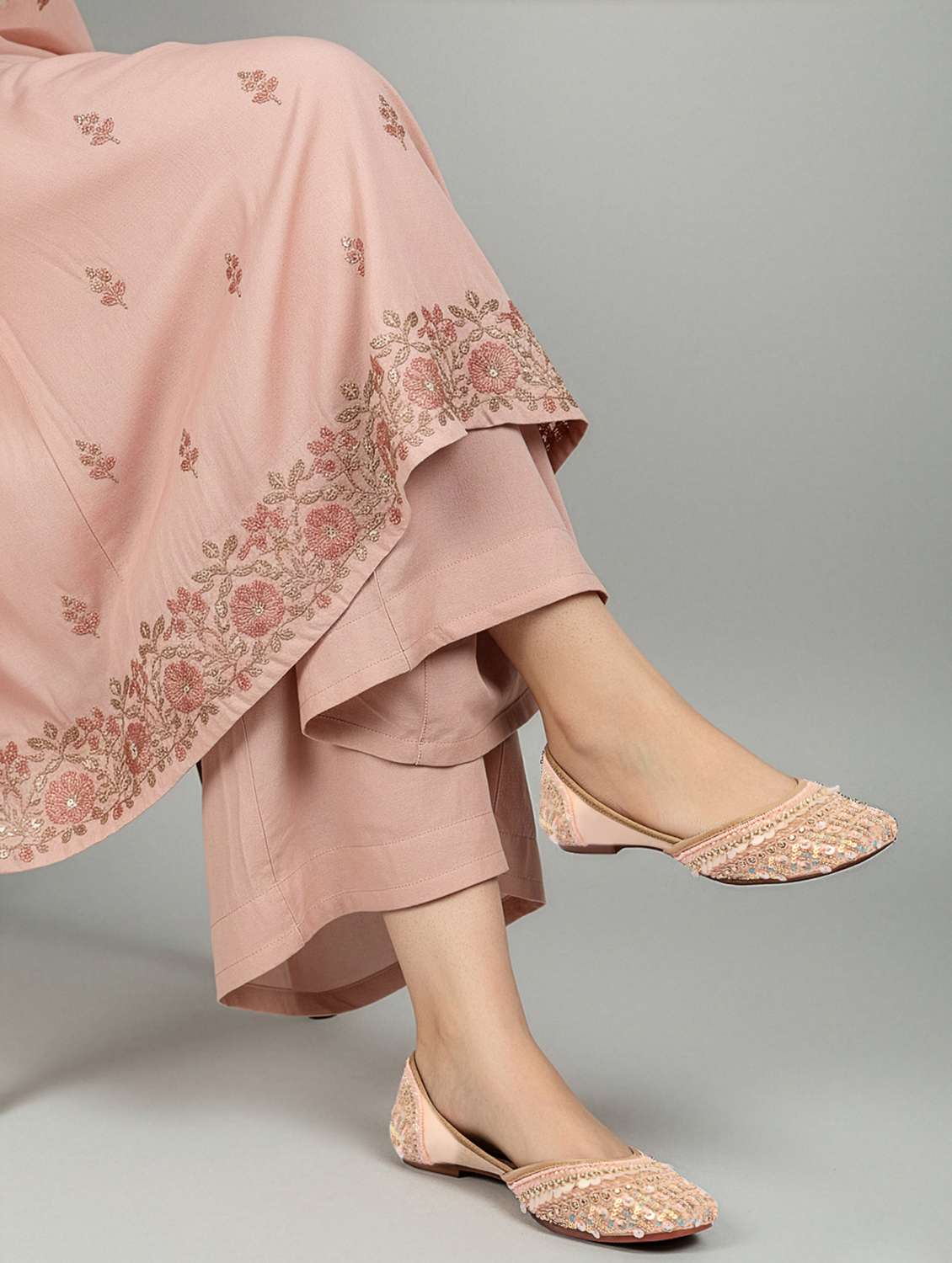 women embroidered slip on mojari - 22324428 -  Standard Image - 4