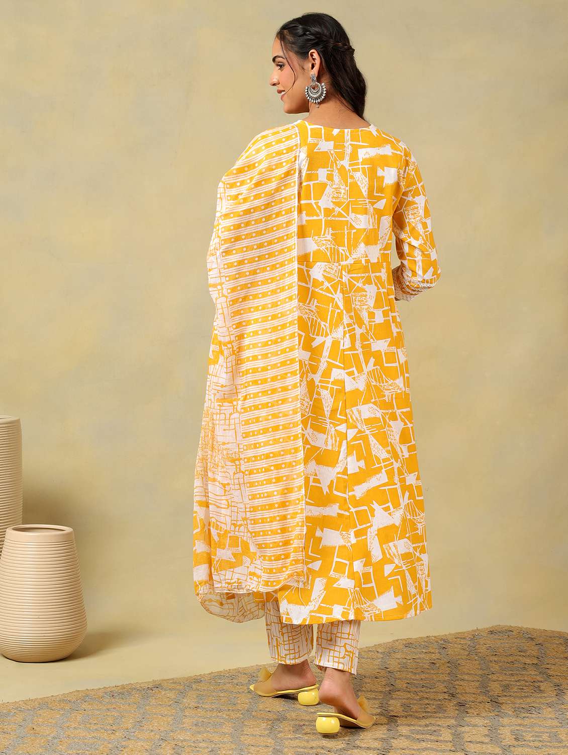women printed three quarter sleeve kurta pant with dupatta set - 22326583 -  Standard Image - 4
