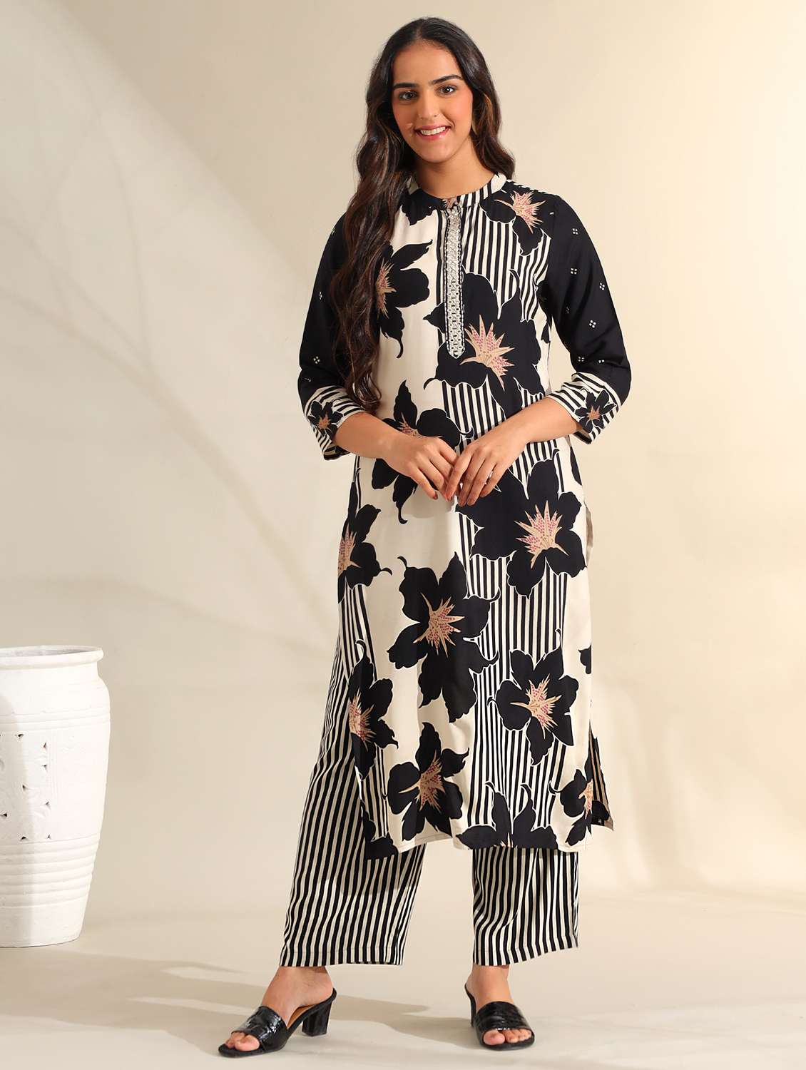 women floral three quarter sleeve kurta pant set - 22326596 -  Standard Image - 1