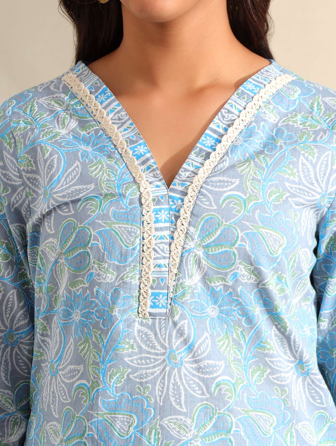 women floral three quarter sleeve kurta pant set - 22326601 -  Standard Image - 4