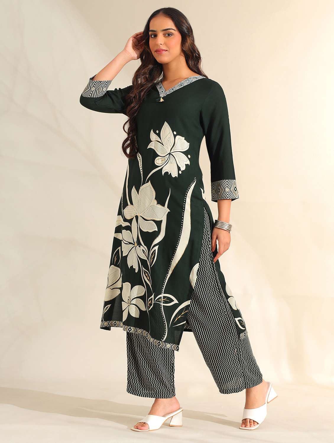 women floral three quarter sleeve kurta pant set - 22326604 -  Standard Image - 1
