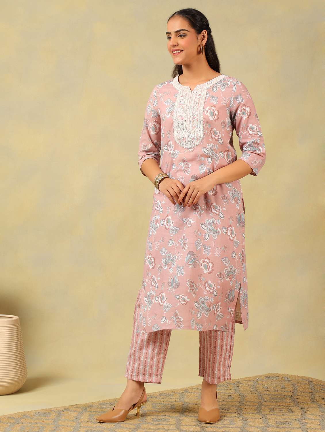 women floral notch neck kurta pant with dupatta set - 22326616 -  Standard Image - 1