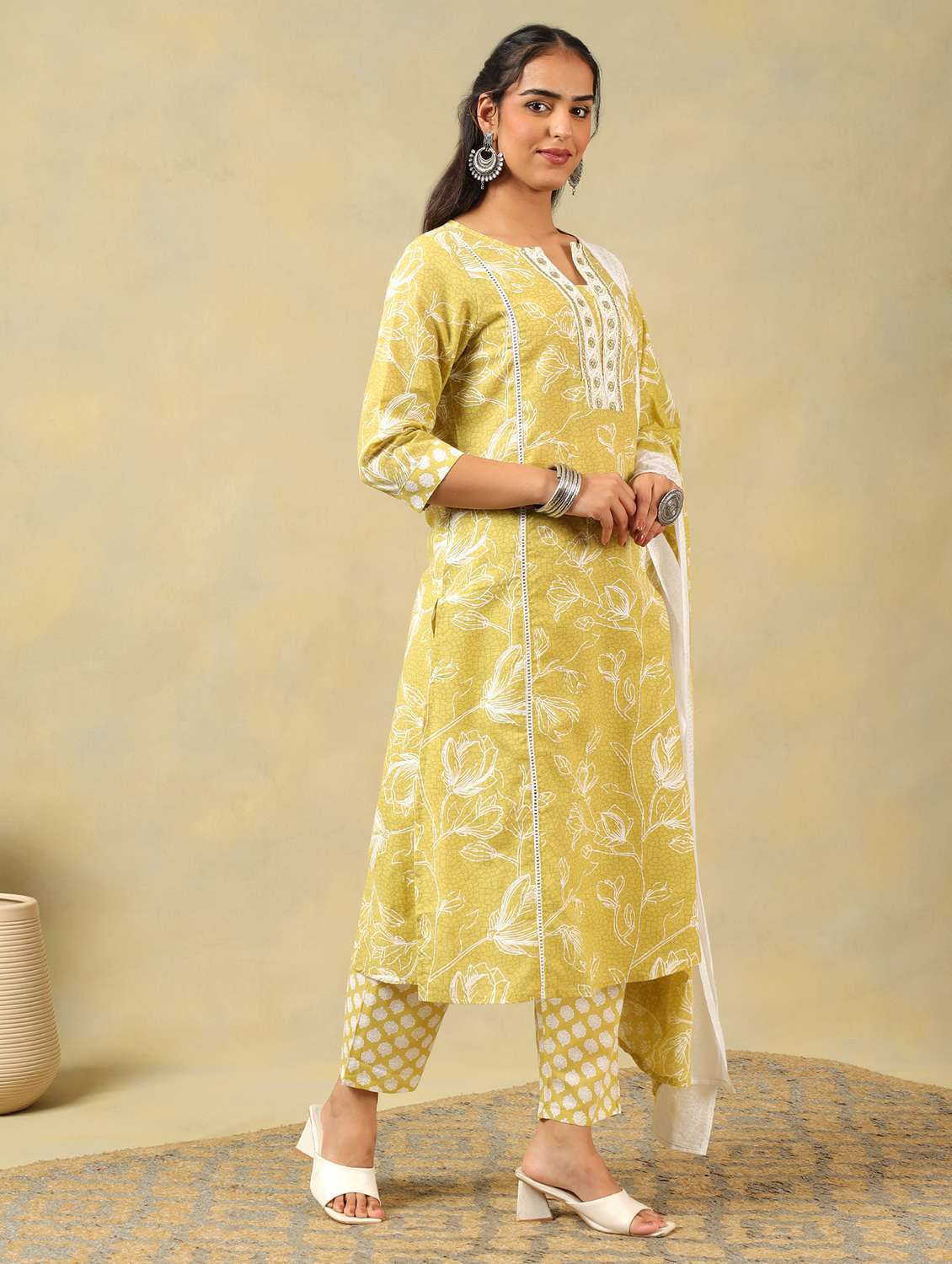 women floral three quarter sleeve kurta pant with dupatta set - 22326624 -  Standard Image - 1