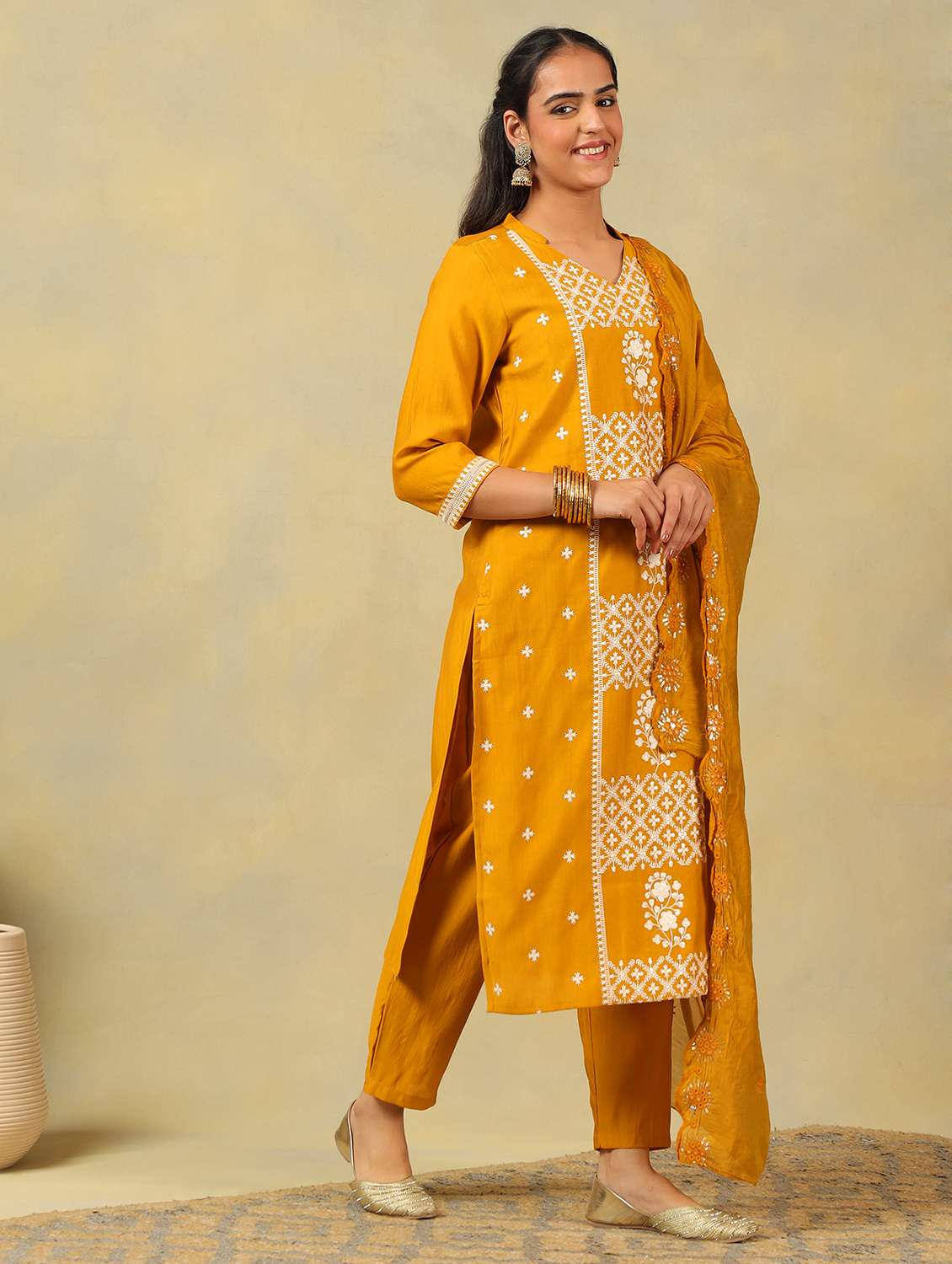 Women Solid With Work Mandarin Neck Kurta Pant With Dupatta Set - 22326627 -  Standard Image - 1