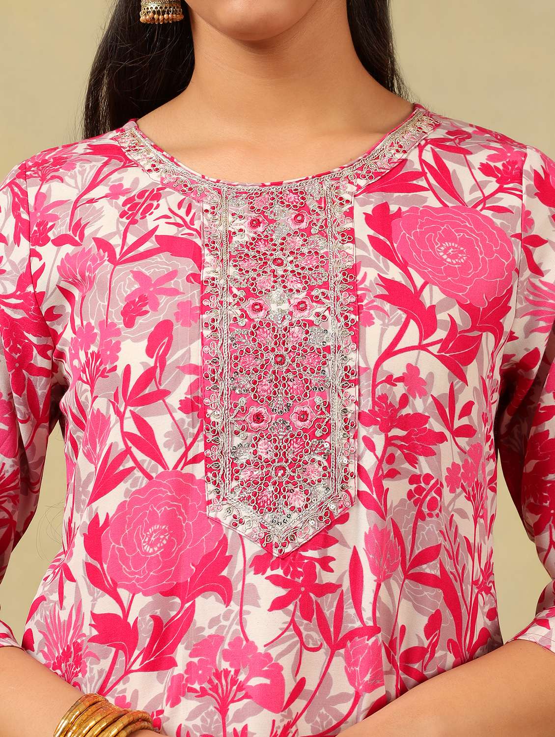 women floral three quarter sleeve kurta pant with dupatta set - 22326629 -  Standard Image - 4