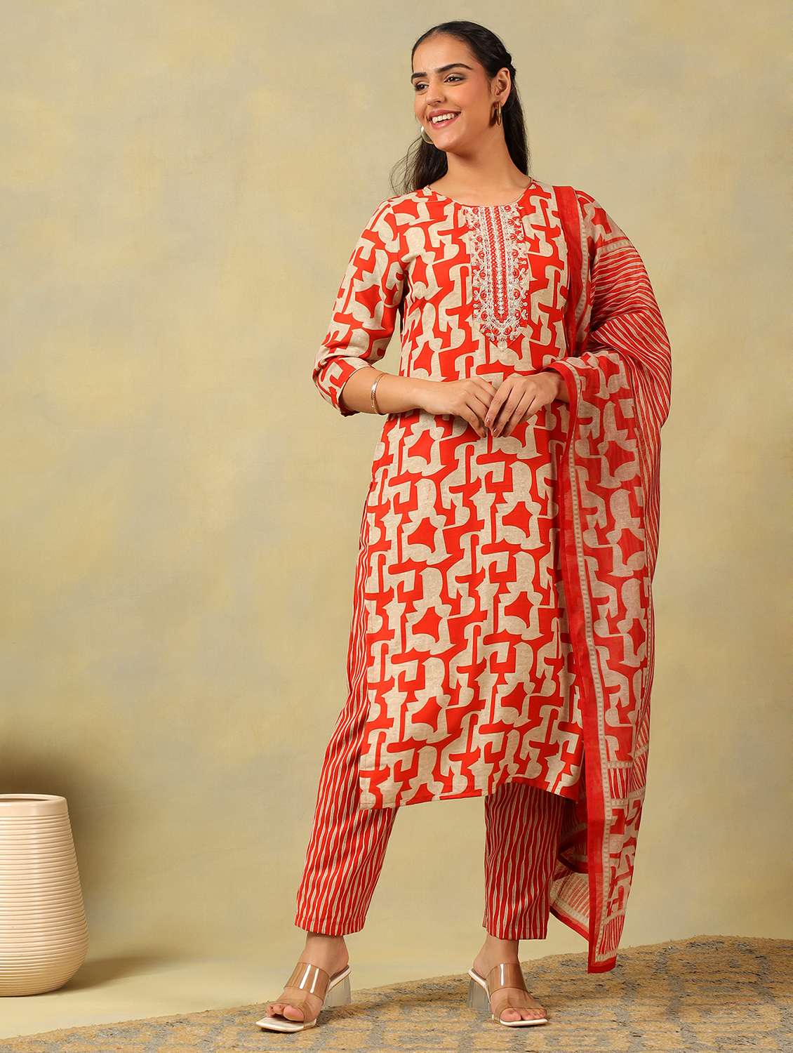 women abstract print round neck kurta pant with dupatta set - 22326632 -  Standard Image - 1