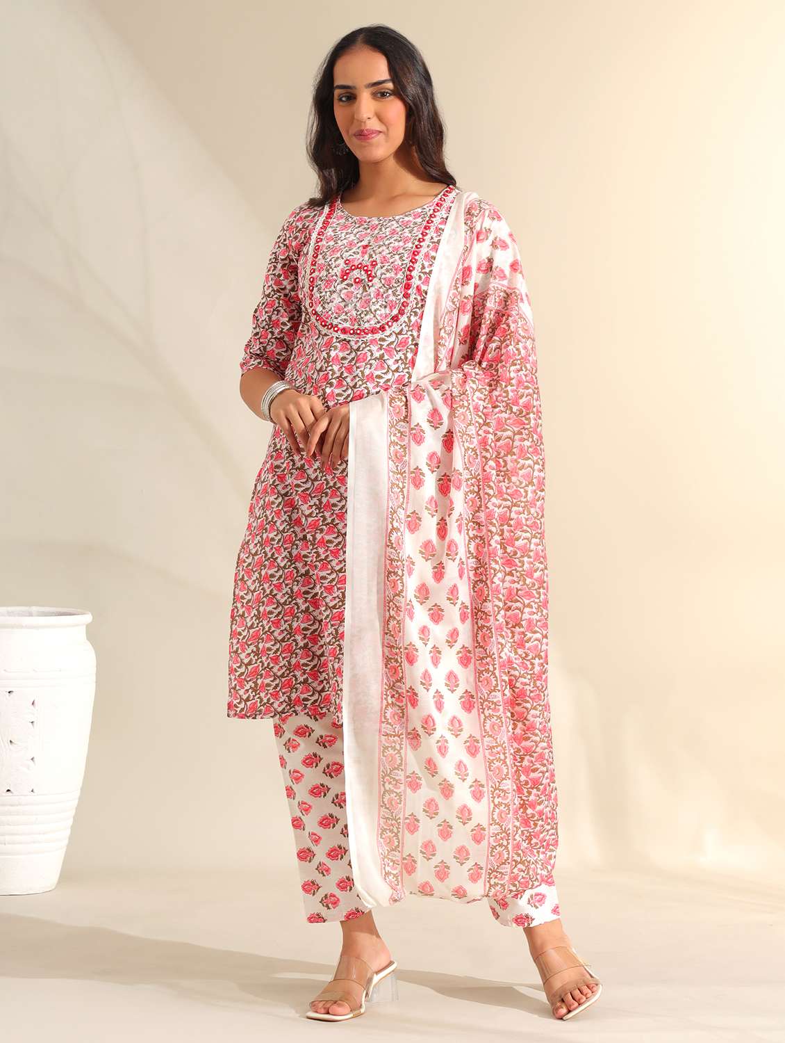 women floral round neck kurta pant with dupatta set - 22326644 -  Standard Image - 1