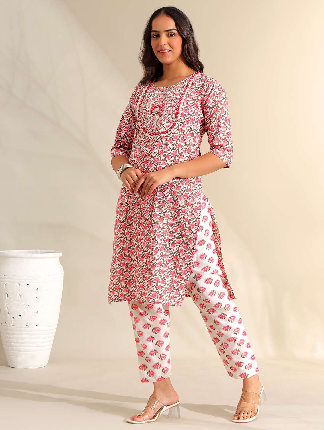 women floral round neck kurta pant with dupatta set - 22326644 -  Standard Image - 4