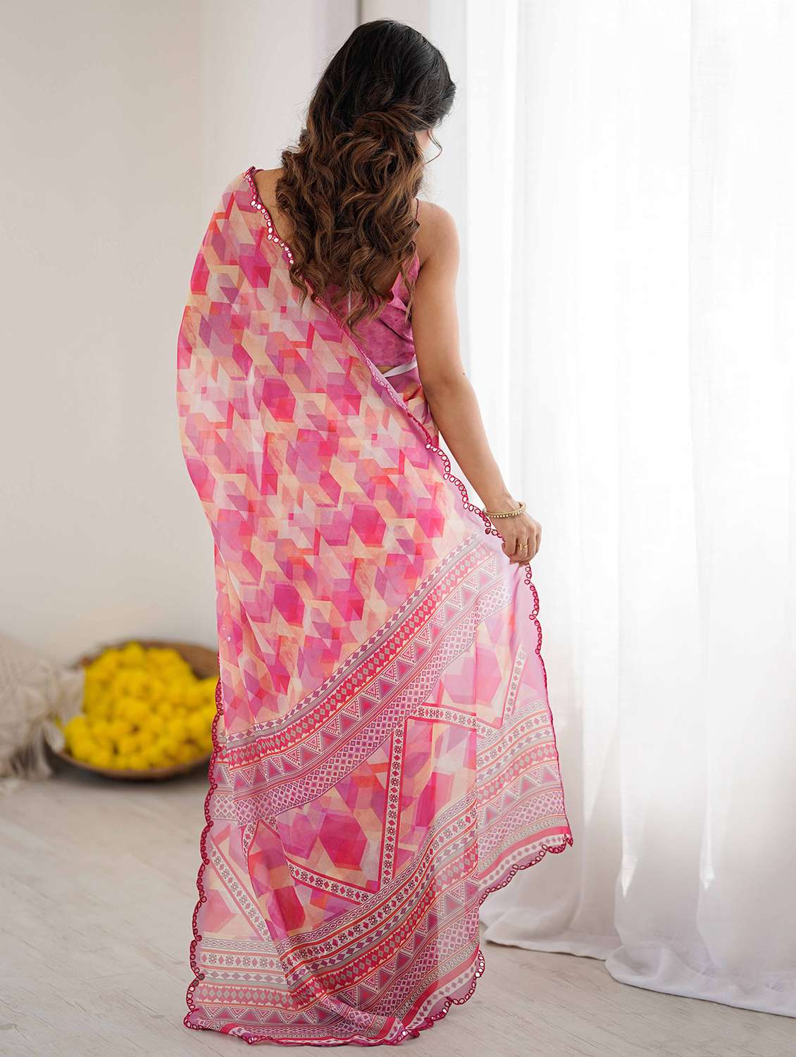 women printed casual wear saree with blouse - 22327610 -  Standard Image - 4