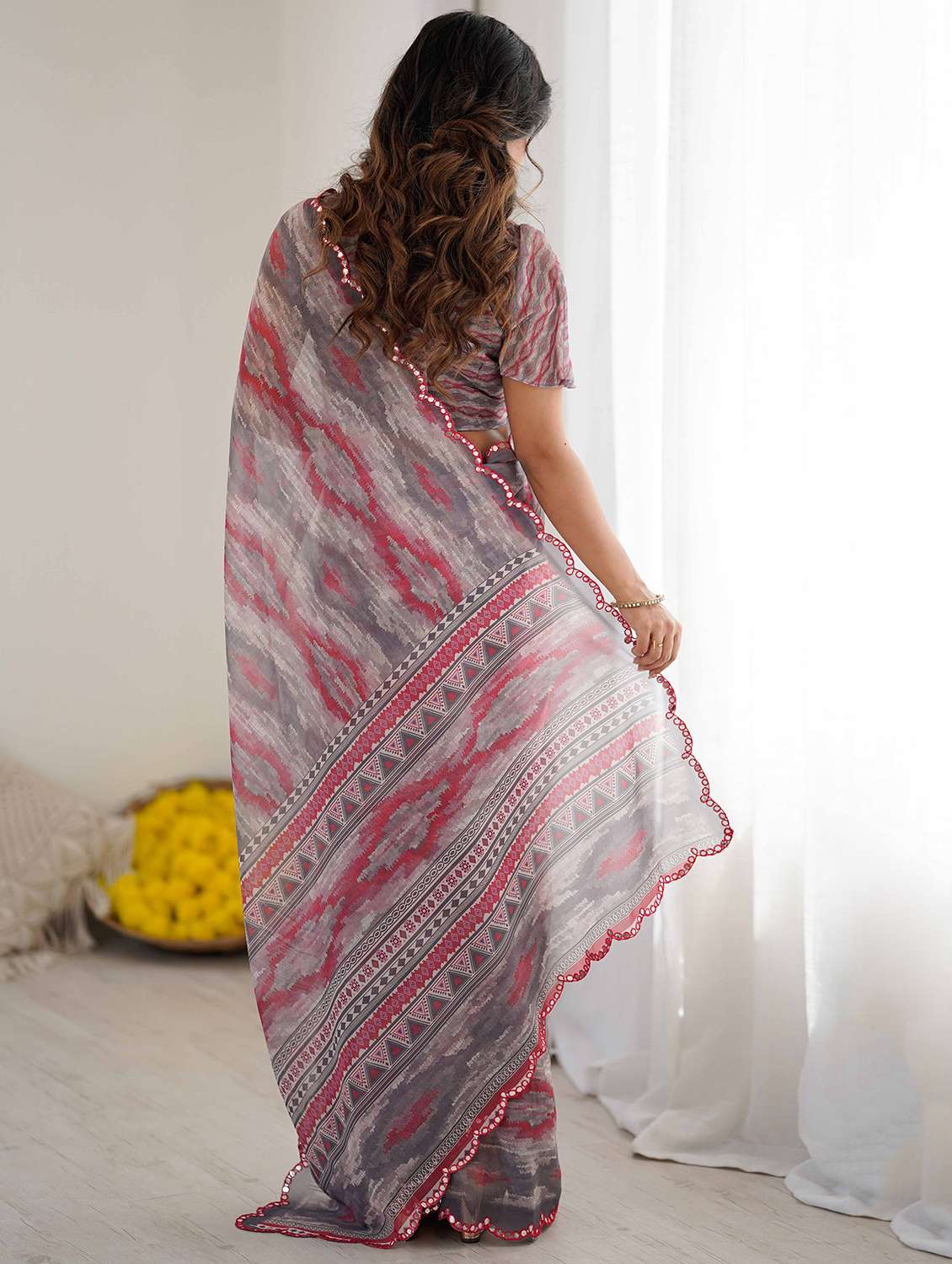 women printed casual wear saree with blouse - 22327611 -  Standard Image - 4