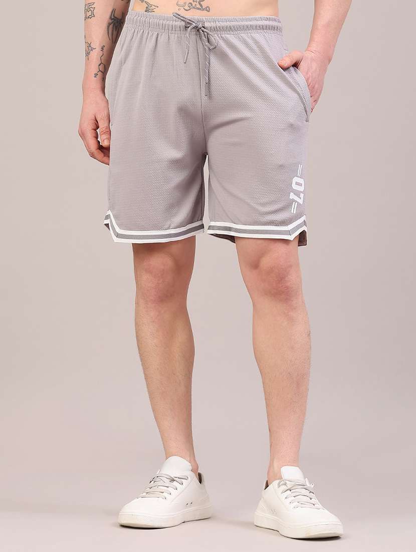 men solid mid rise regular fit sports shorts