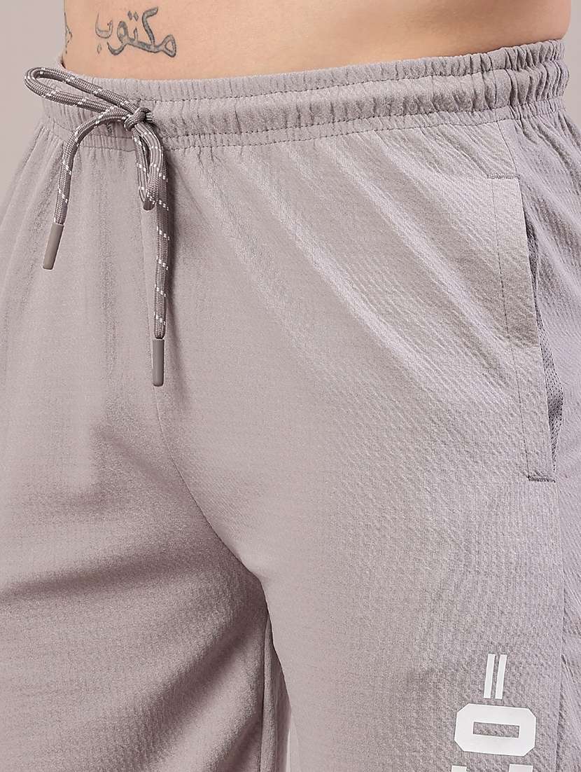 men solid mid rise regular fit shorts - 22328245 -  Standard Image - 1