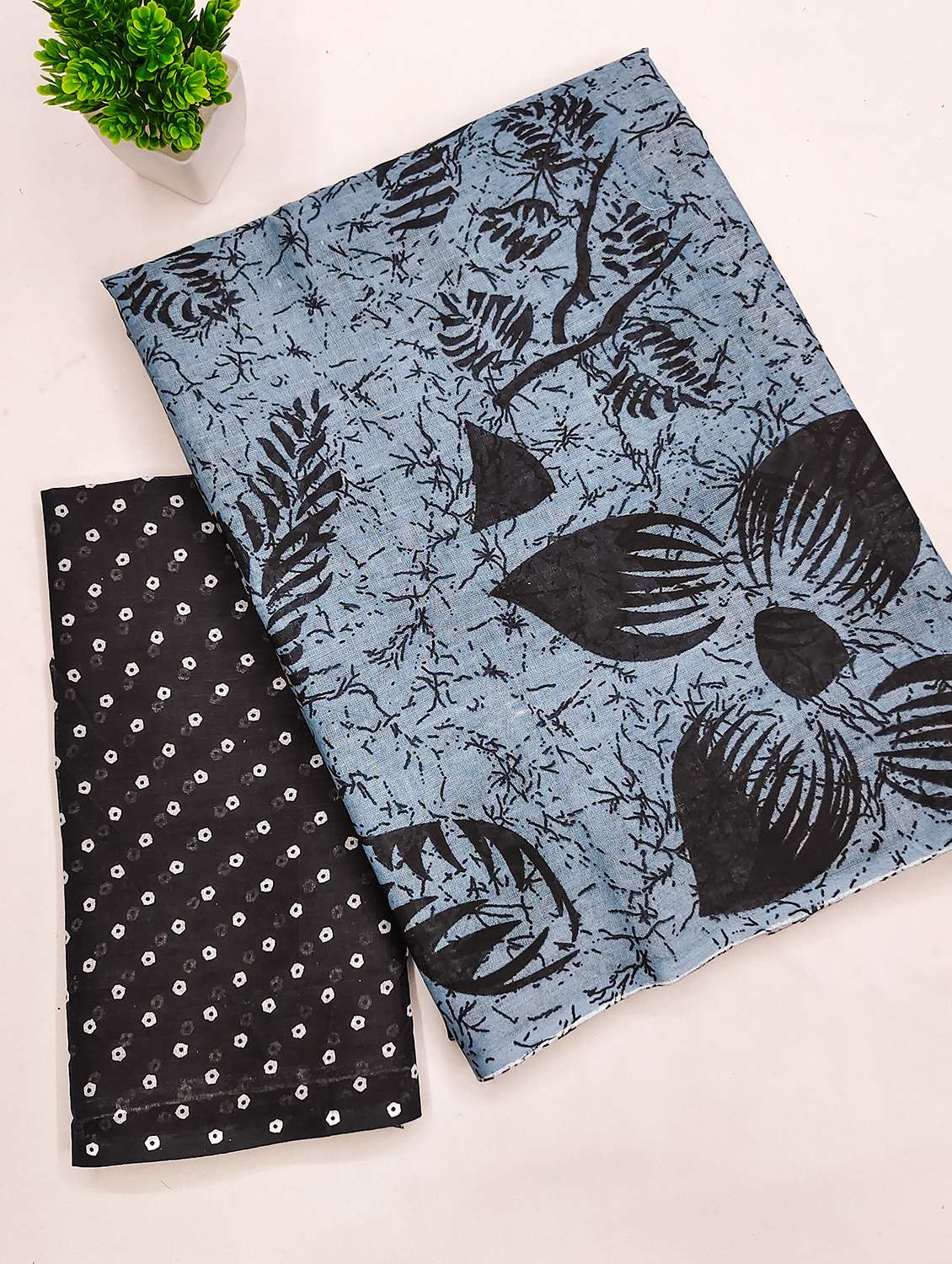 women printed casual wear saree with blouse - 22328669 -  Standard Image - 4