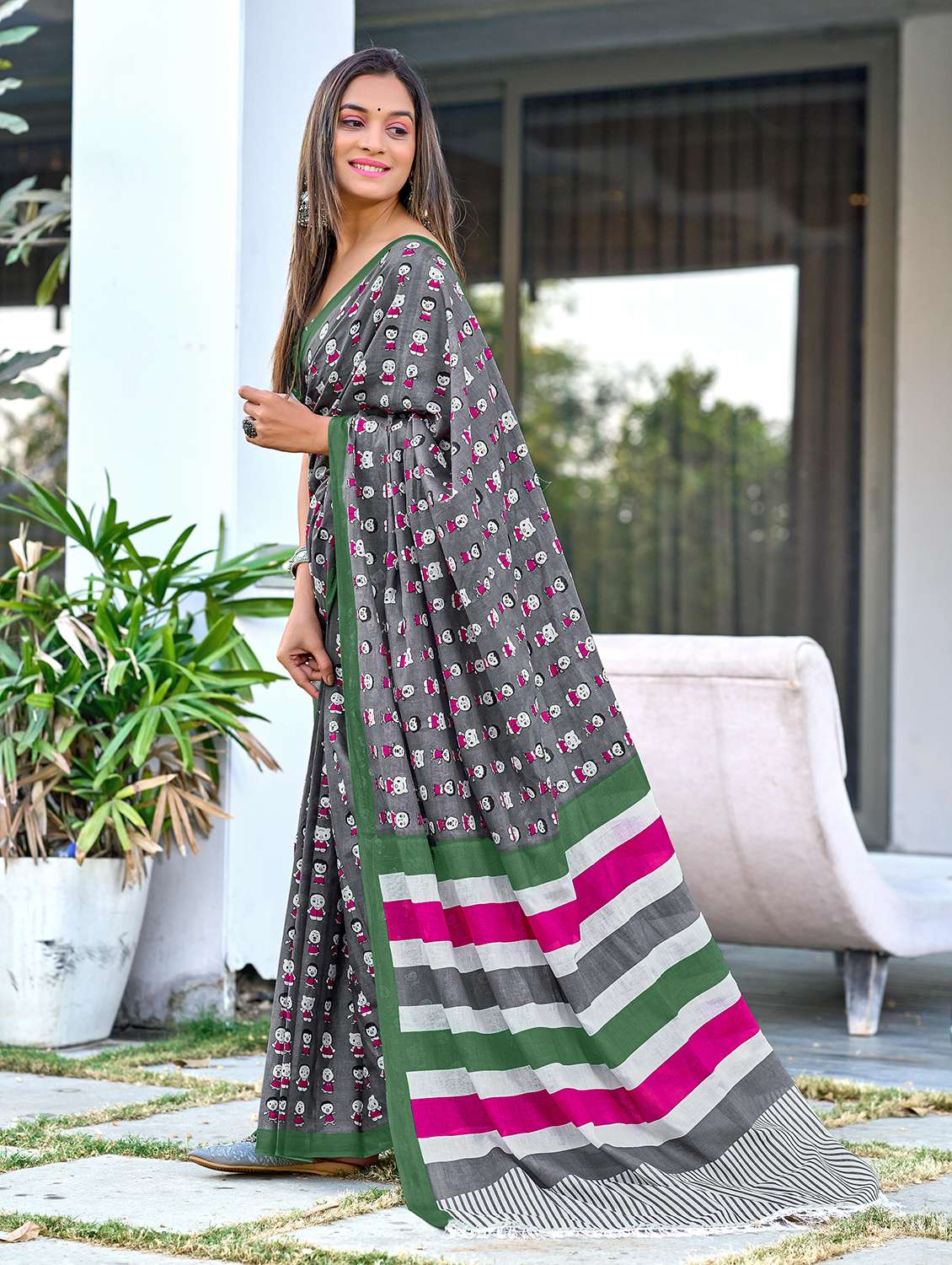 women printed casual wear saree with blouse - 22328698 -  Standard Image - 1