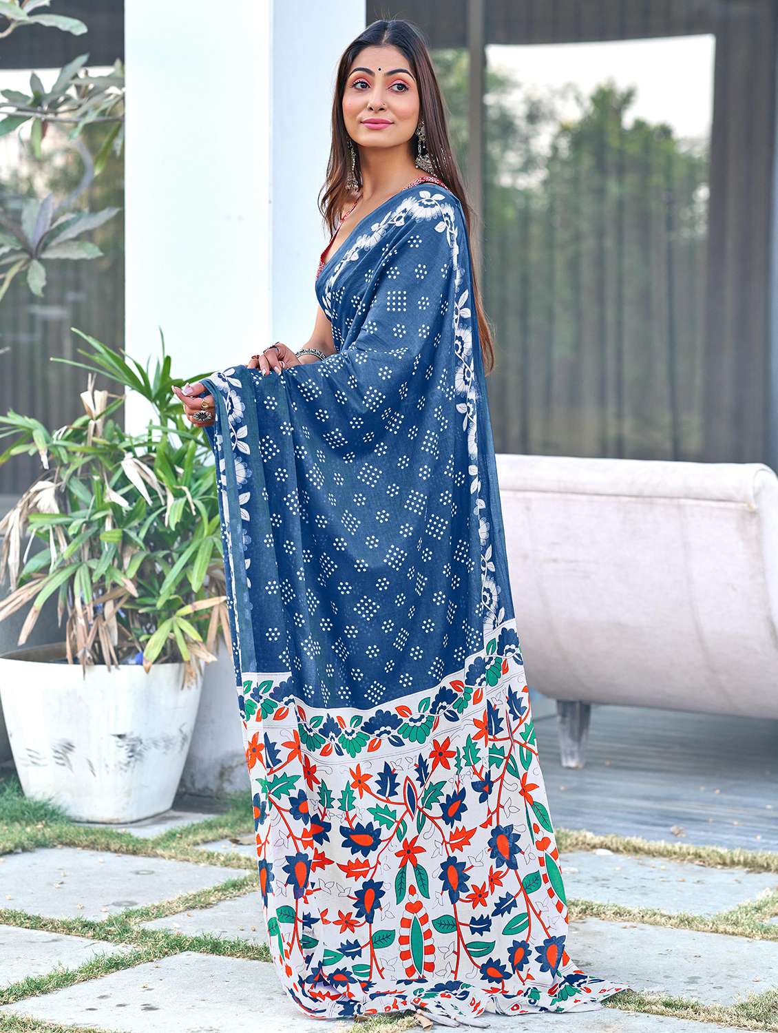 women printed casual wear saree with blouse - 22328700 -  Standard Image - 1