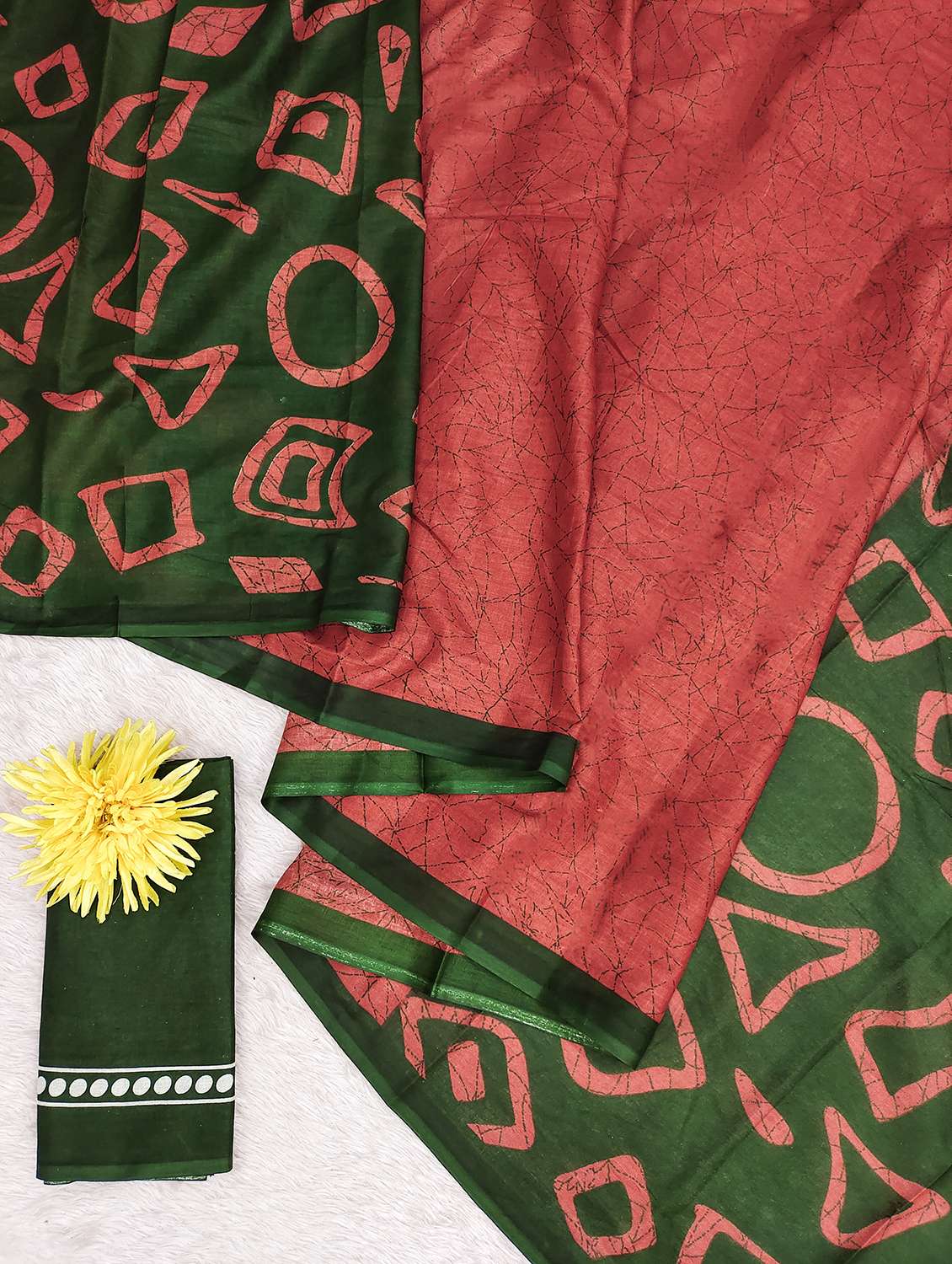 women printed casual wear saree with blouse - 22328704 -  Standard Image - 4