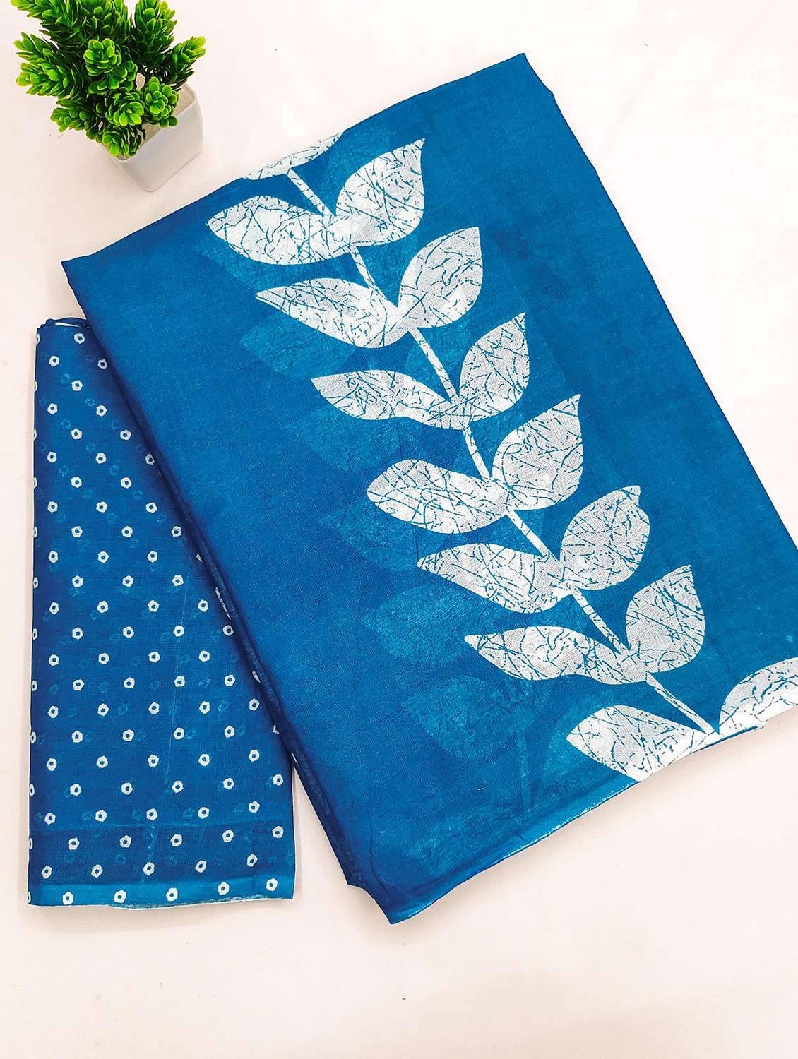 women printed casual wear saree with blouse - 22328710 -  Standard Image - 4