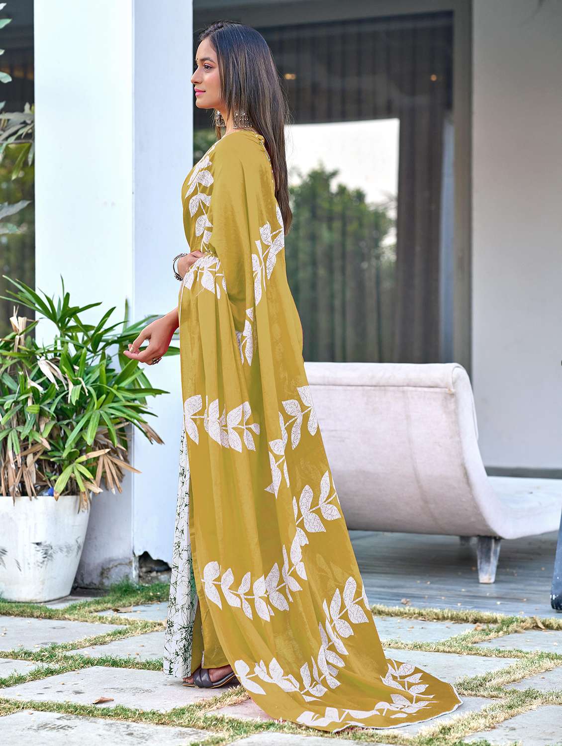 women printed casual wear saree with blouse - 22328711 -  Standard Image - 1