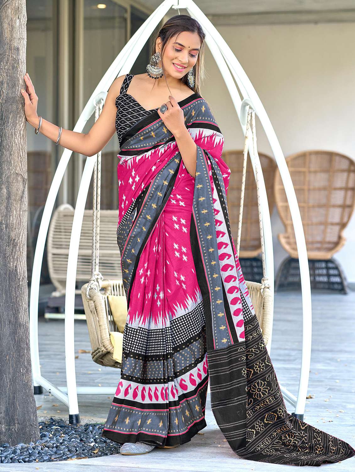 women printed casual wear saree with blouse