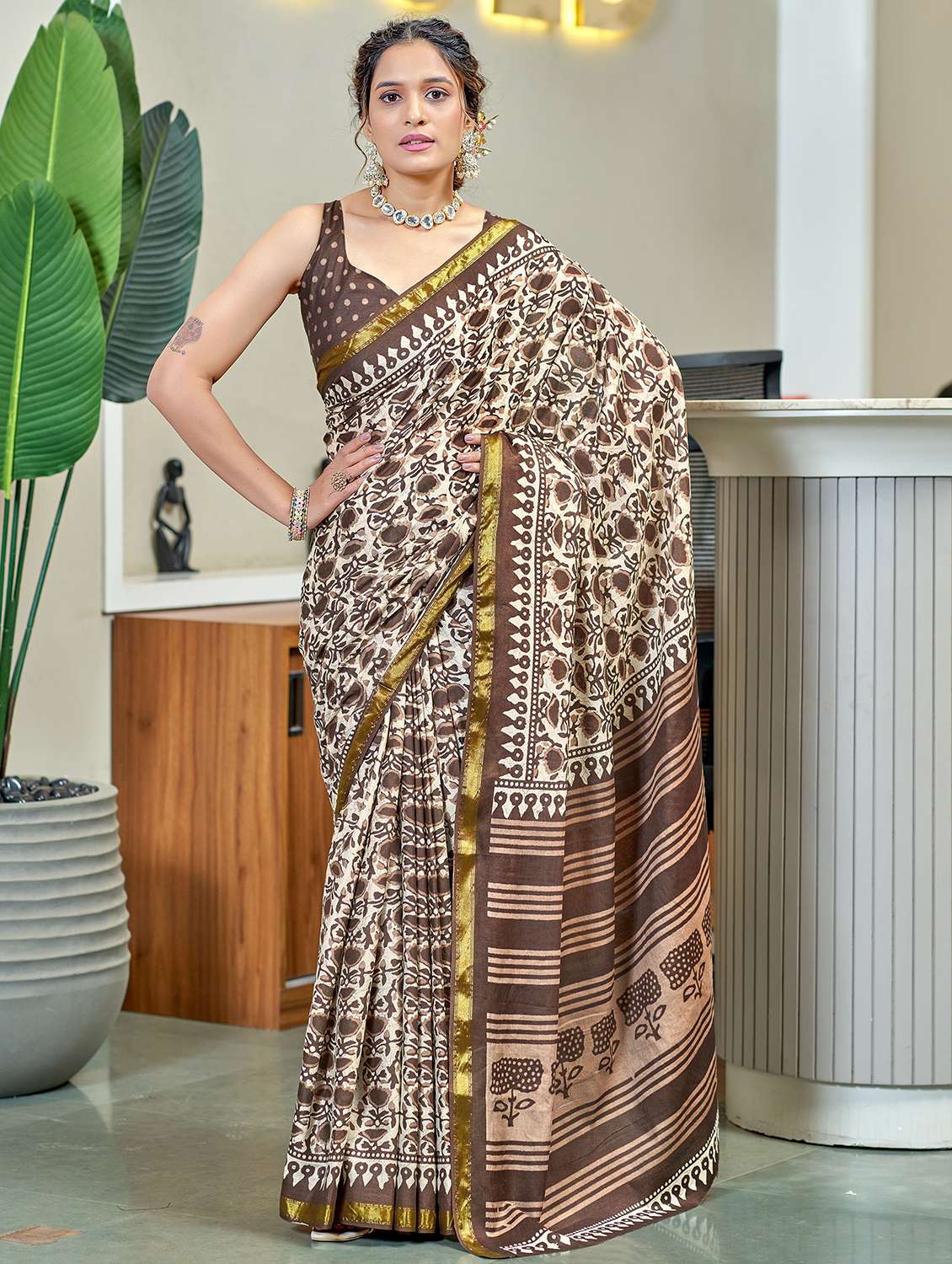 women printed casual wear saree with blouse