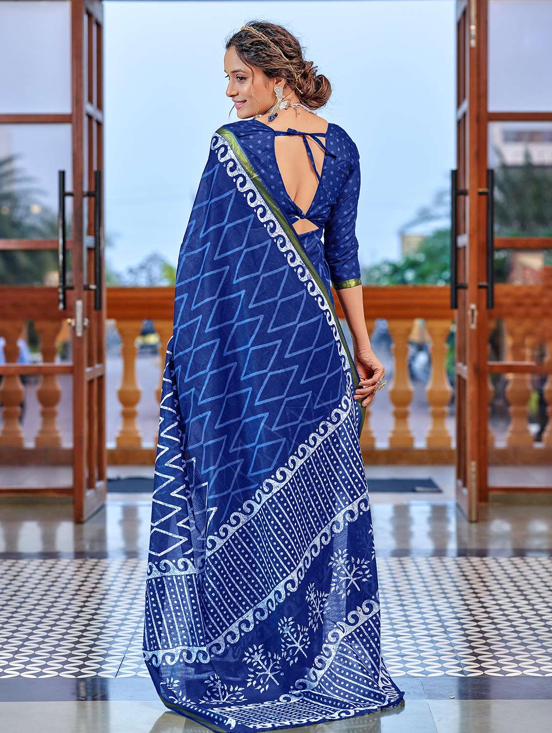 women printed casual wear saree with blouse - 22328756 -  Standard Image - 1