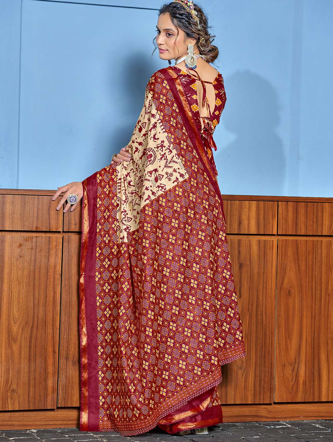 women printed casual wear saree with blouse - 22328758 -  Standard Image - 1