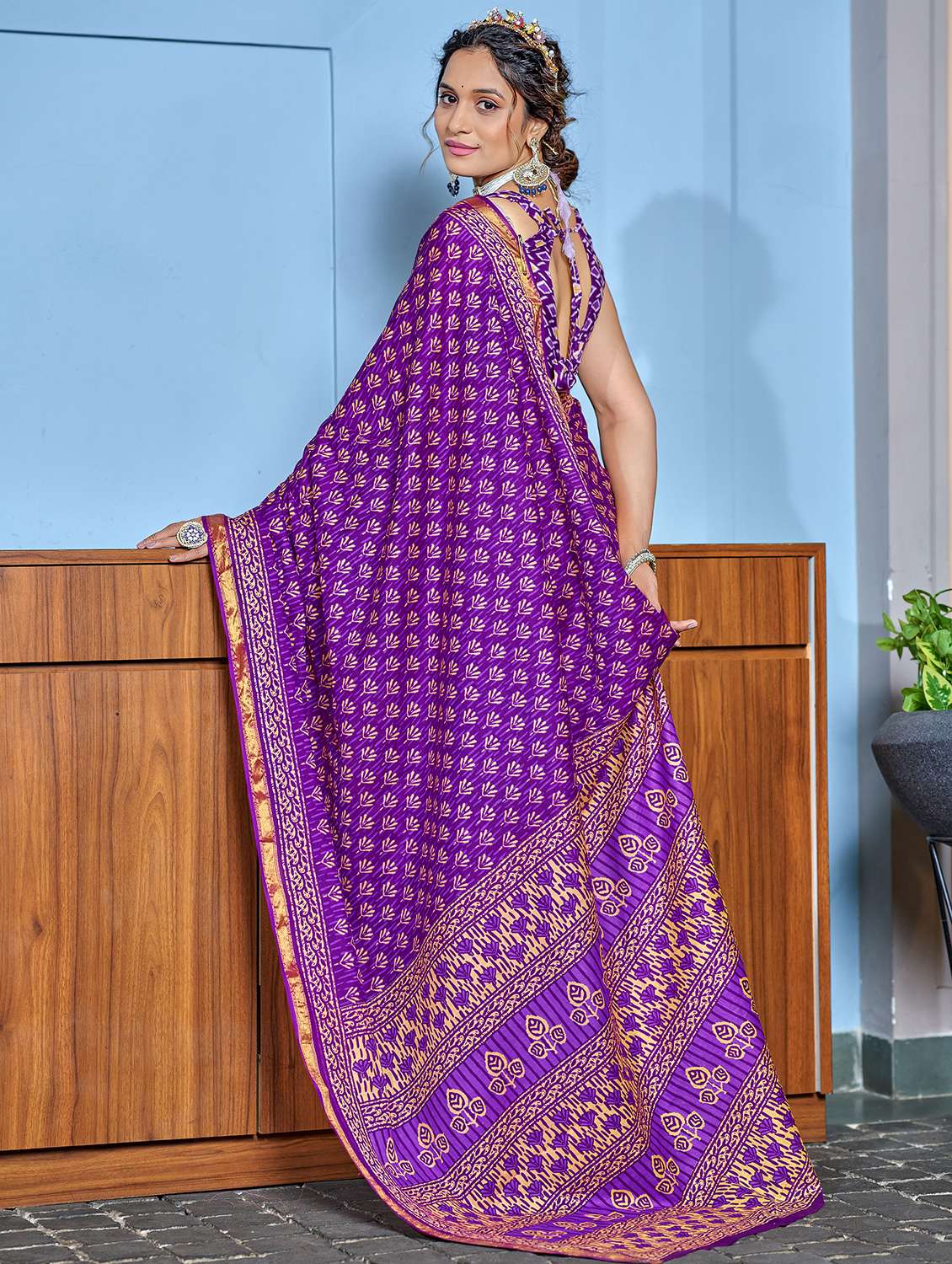 women printed casual wear saree with blouse - 22328759 -  Standard Image - 1