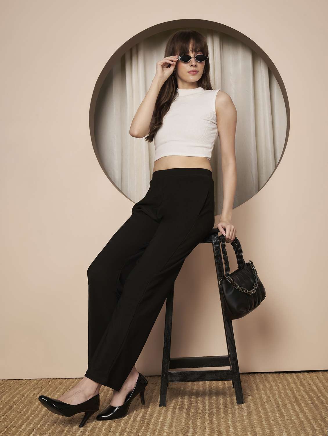 women solid mid rise straight trouser - 22328813 -  Standard Image - 4