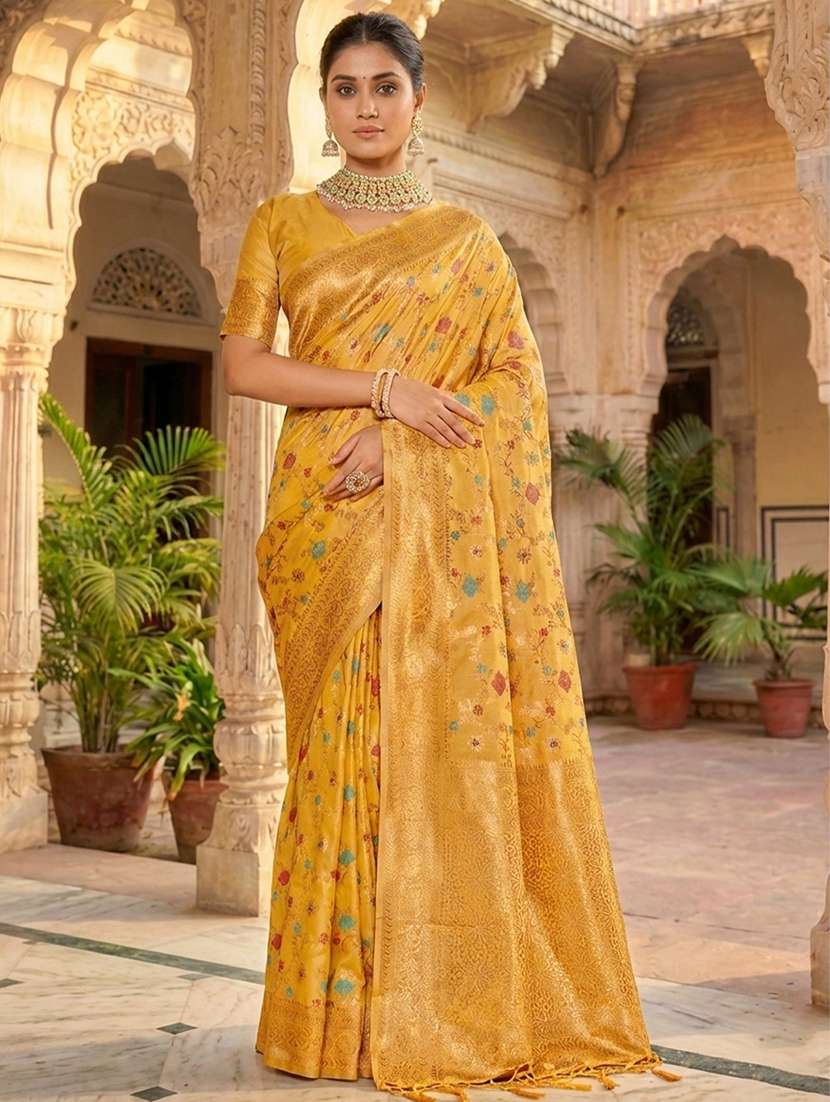 women self design banarasi saree with blouse