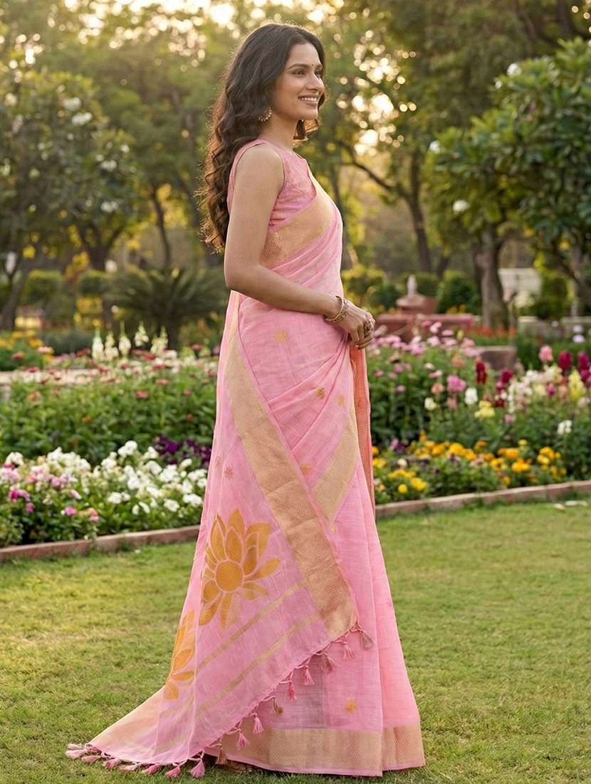 women self design handloom saree with blouse - 22329347 -  Standard Image - 1