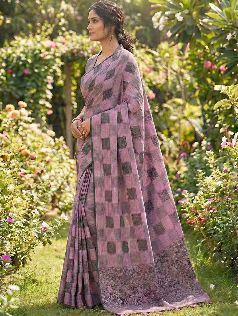 women checkered handloom saree with blouse - 22329352 -  Standard Image - 1