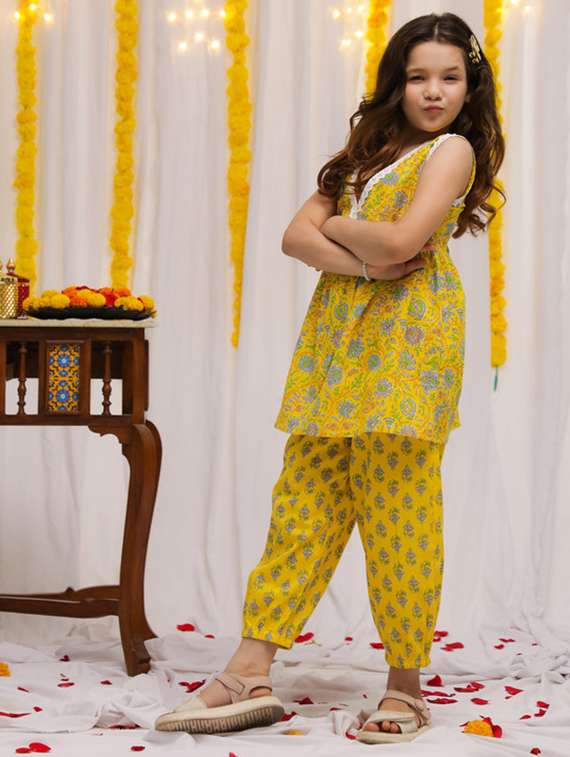 girls printed sleeveless kurta & salwar set - 22329519 -  Standard Image - 1