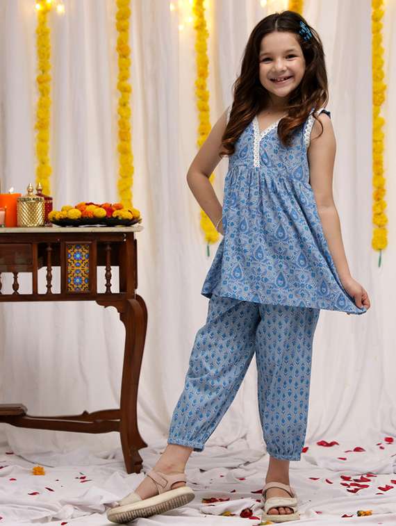 girls printed sleeveless kurta & salwar set