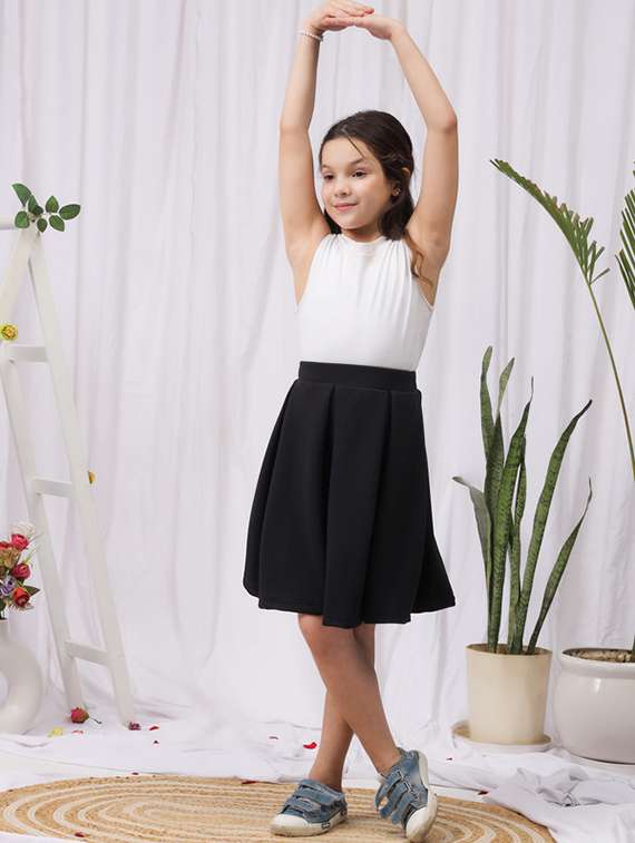 girls solid mid rise pleated skirt - 22329549 -  Standard Image - 4