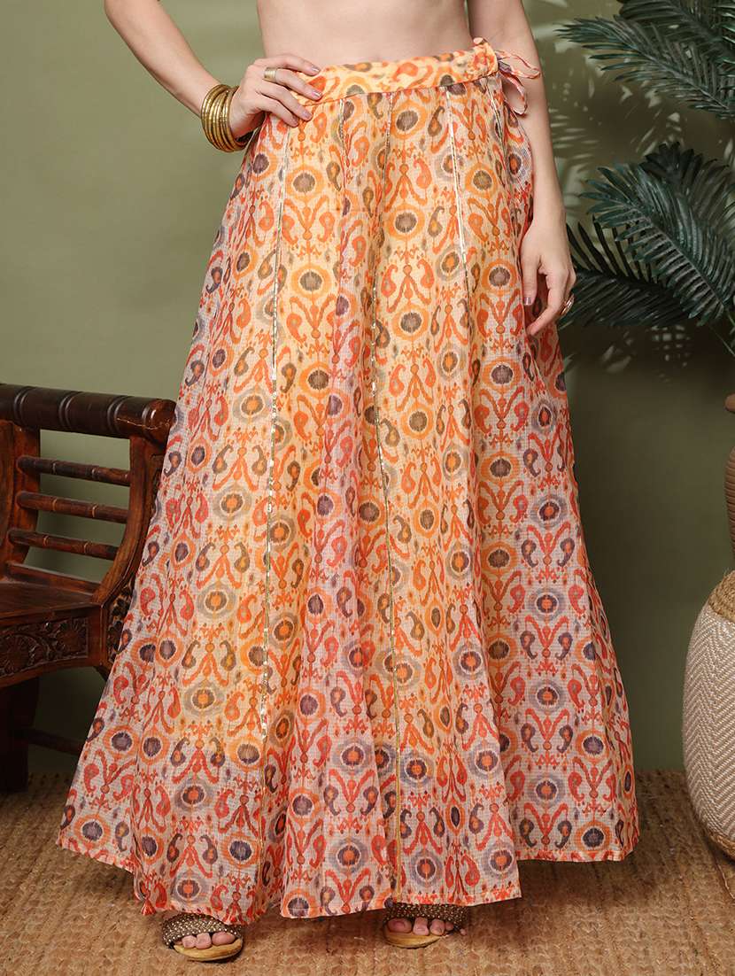 women printed mid rise flared skirt