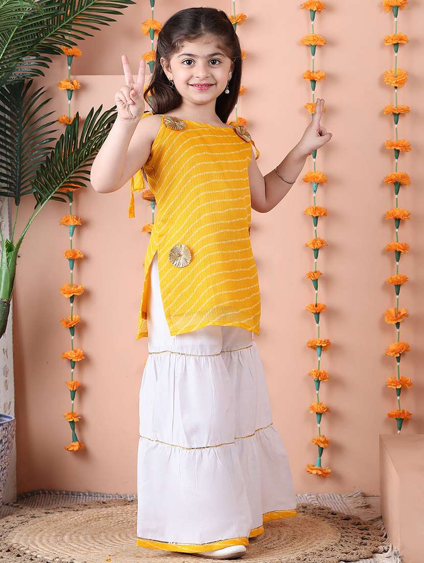 girls printed sleeveless kurta and sharara set  - 22331425 -  Standard Image - 4