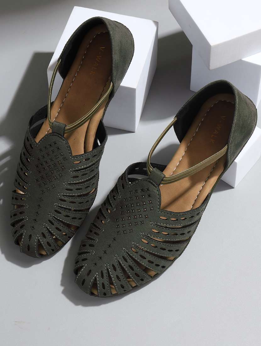 women solid slip on flat sandal