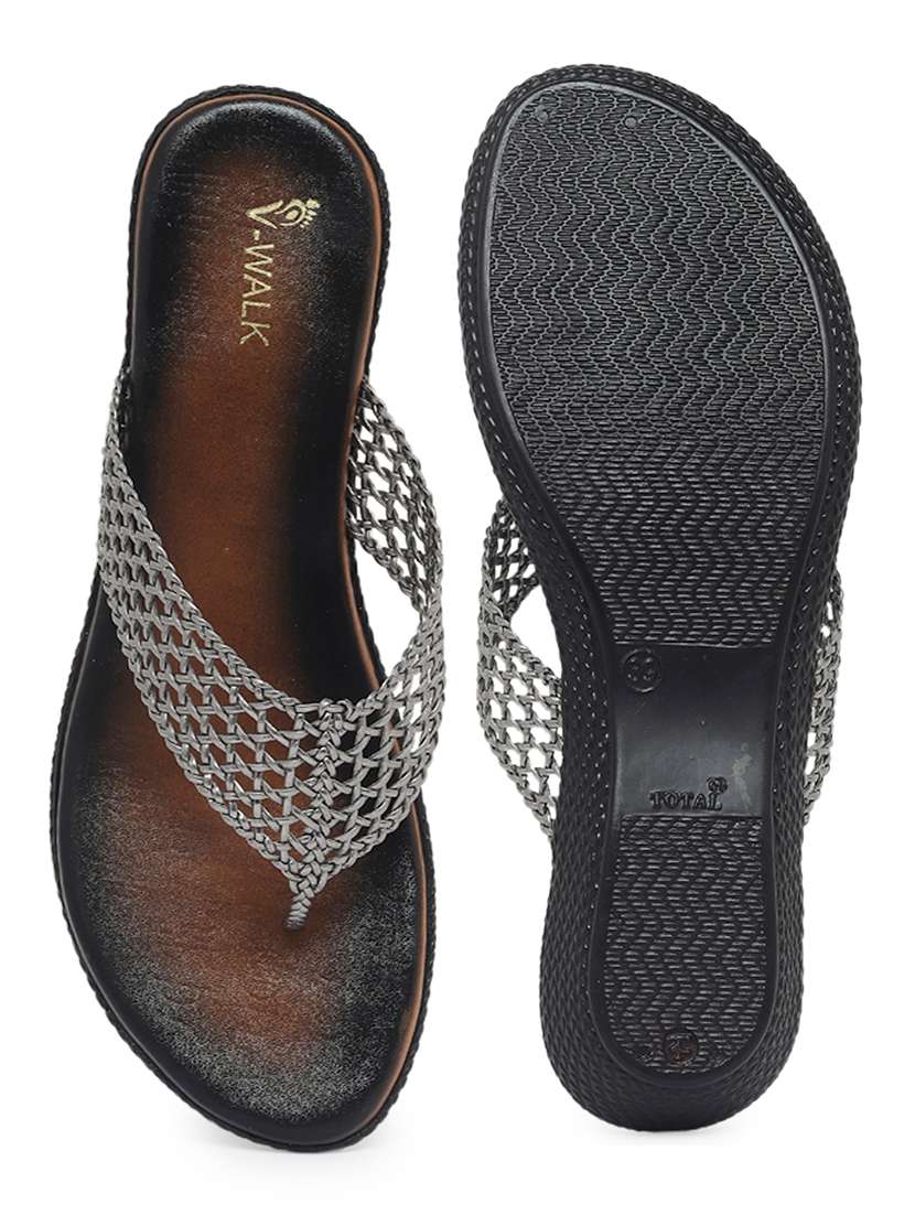 Women Solid Slip On Flat Sandal - 22331906 -  Standard Image - 4