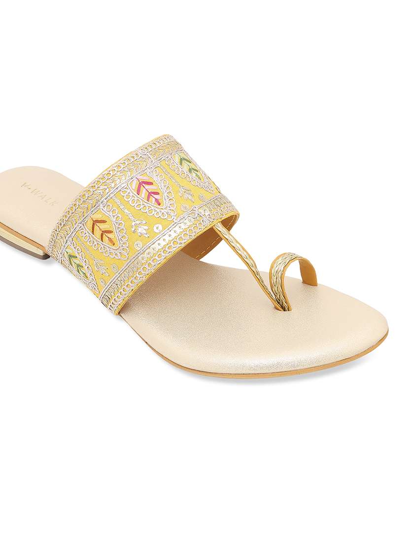 women embroidered one toe flat sandal - 22331937 -  Standard Image - 6