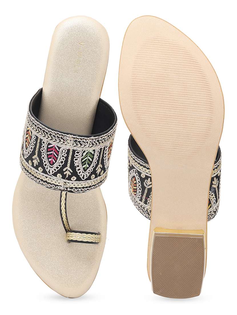 women embroidered one toe flat sandal - 22331940 -  Standard Image - 4