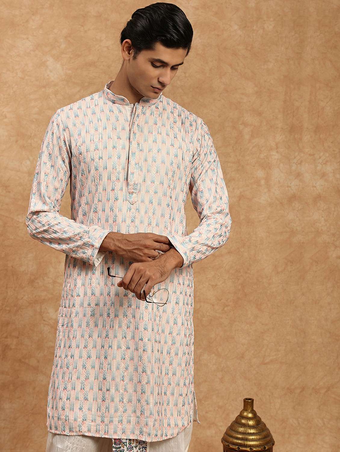 men solid with work mandarin neck long kurta - 22332075 -  Standard Image - 4