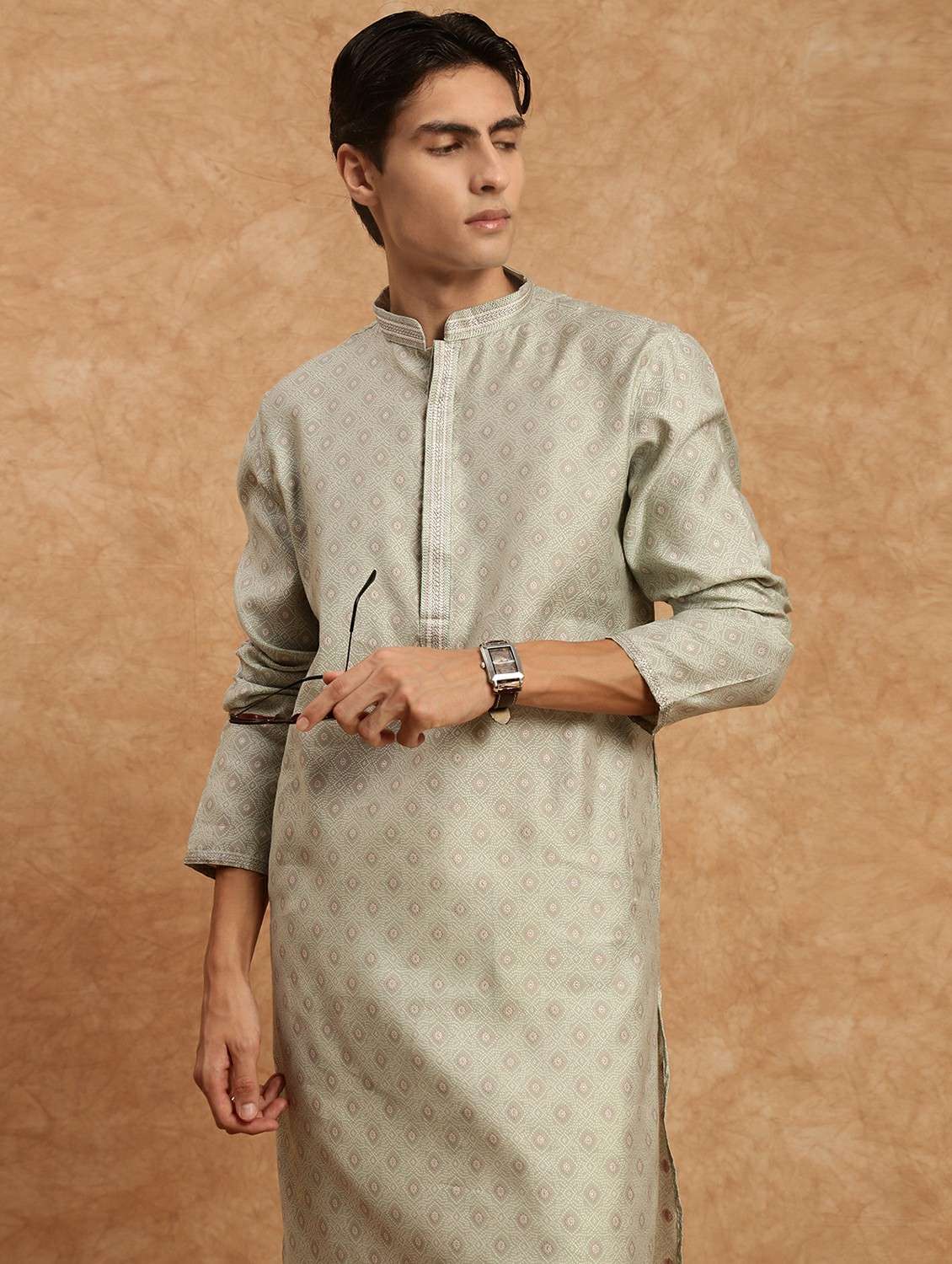 men self design mandarin neck long kurta - 22332078 -  Standard Image - 4