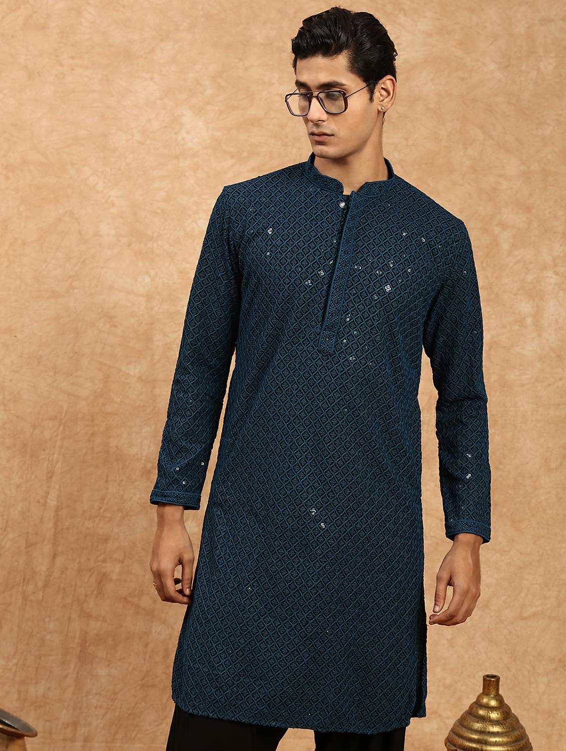 men solid with work mandarin neck long kurta - 22332079 -  Standard Image - 4