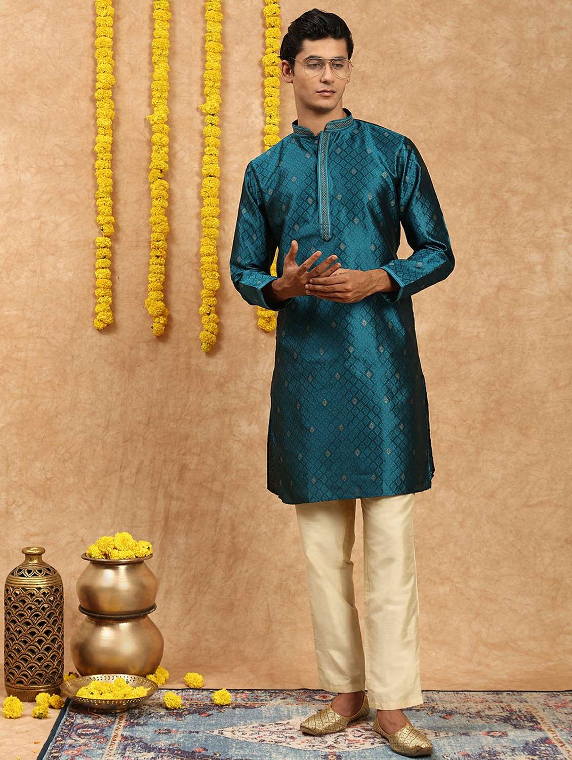 men self design mandarin neck long kurta - 22332086 -  Standard Image - 1