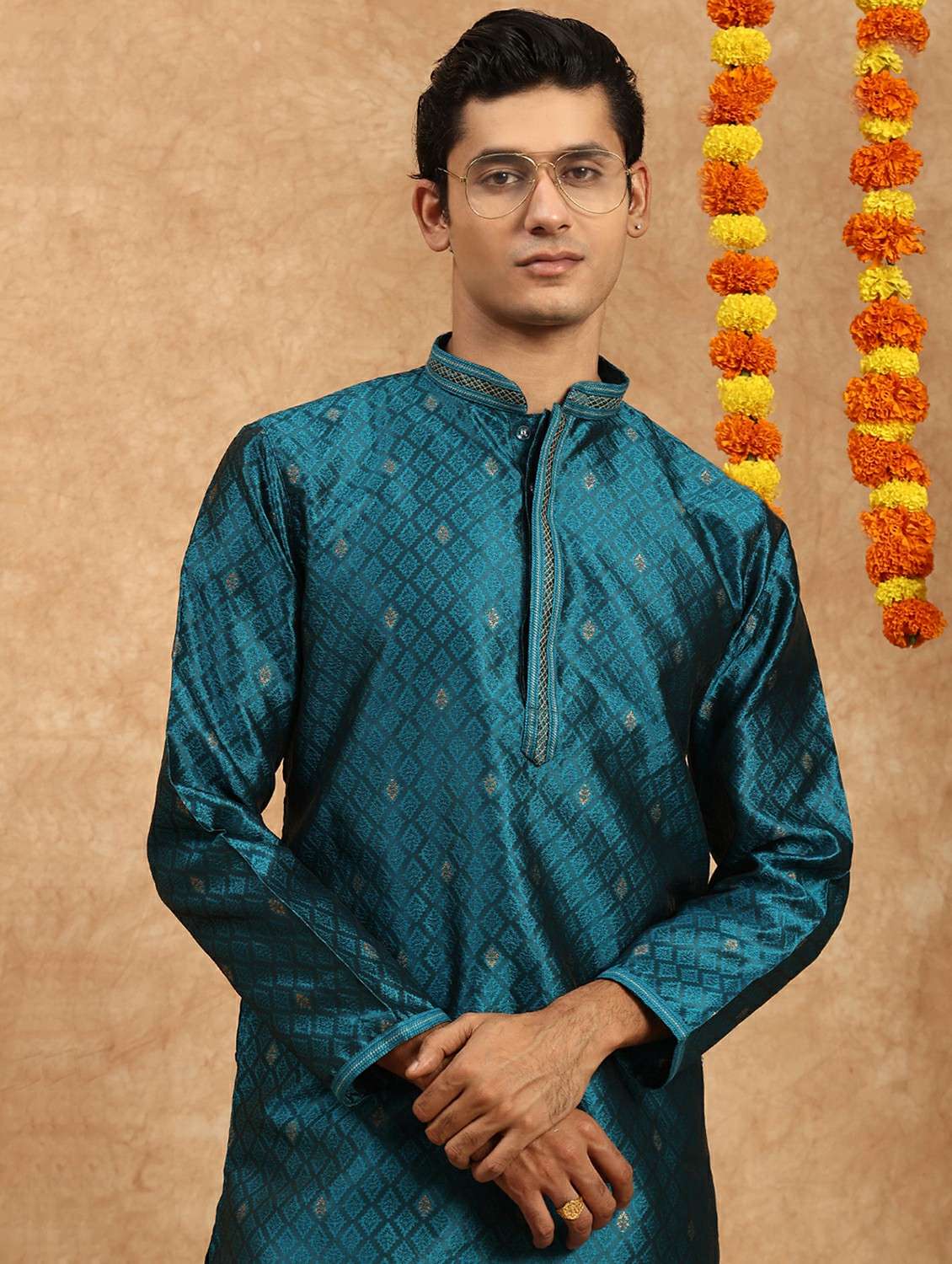 men self design mandarin neck long kurta - 22332086 -  Standard Image - 4